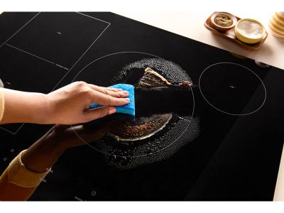 30" Whirlpool Intelligent Induction Cooktop with Temp Cook Technology - WCIT7030SS