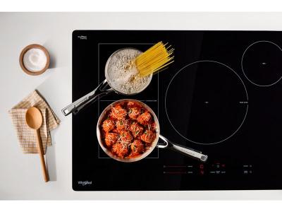 30" Whirlpool Intelligent Induction Cooktop with Temp Cook Technology - WCIT7030SS